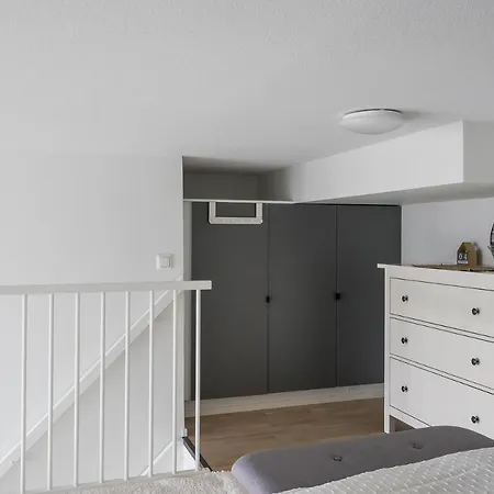 Luxus -loft 7 Min Train To Airport