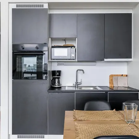 아파트 Luxus -loft 7 Min Train To Airport