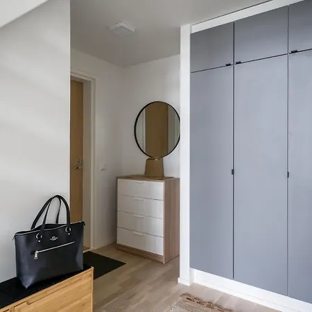 Luxus -loft 7 Min Train To Airport 아파트